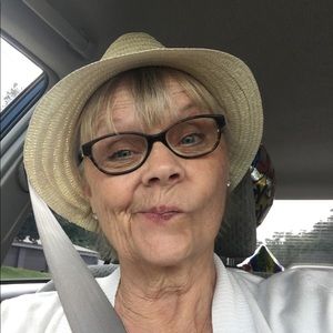 Meet your Posher, Carol